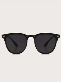 Lunettes de soleil minimalistes noires avec protection UV pour la plage