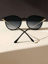 Lunettes de soleil à verres dégradés noirs à la mode, avec protection UV pour la vie quotidienne ou les voyages d'été, lunettes de soleil de plage